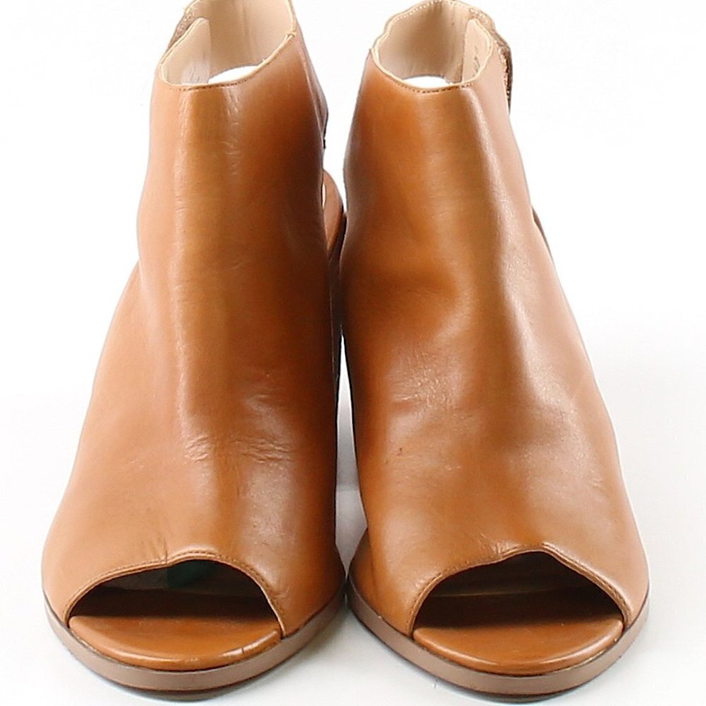 Tan Heels